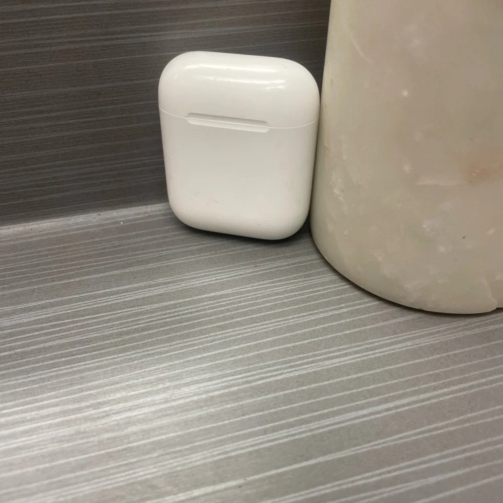 Apple White AirPods Wireless Headset